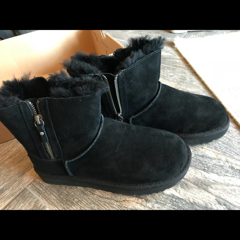 BRAND NEW AUTHENTIC UGG BOOTS UGGPURE SIZE 6 $160